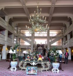 Lobby, Disneyland hotel, Paris