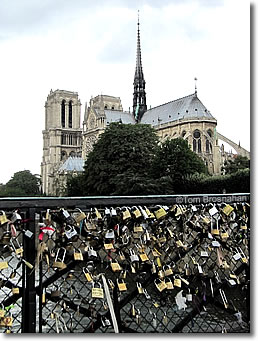 Love locks, Paris, France