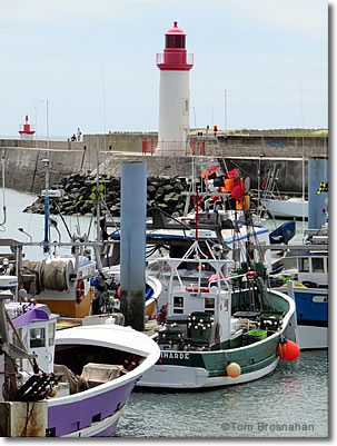 Harbor & lighthouse at La Cotinière, Île d'Oléron, France