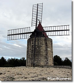 Le Moulin de Daudet, Fontvieille, Provence, France