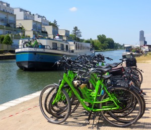 Barge Fleur and bikes, France